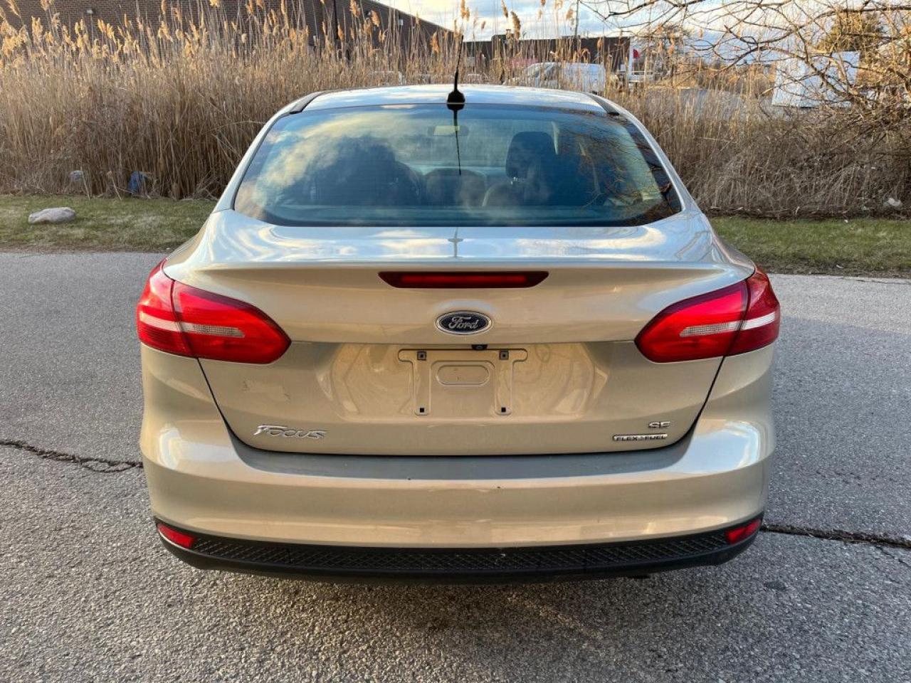 2016 Ford Focus SE | CLEAN CARFAX | BACK-UP CAM | BLUETOOTH | ALLOY WHEELS | - Photo #5