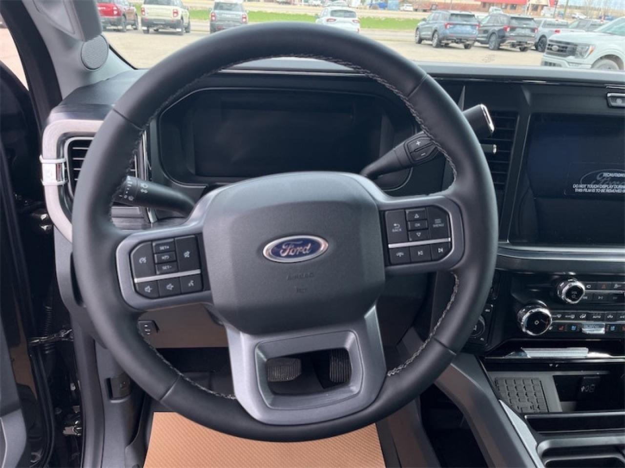 2025 Ford F-250 Super Duty LARIAT  - Tailgate Step Photo5