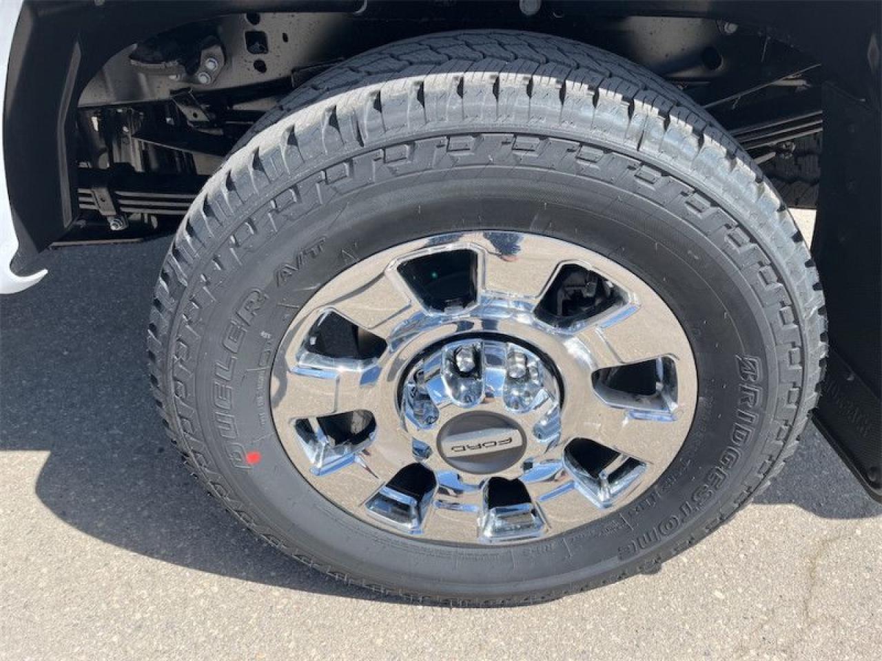 2025 Ford F-350 Super Duty LARIAT  - Tailgate Step Photo5