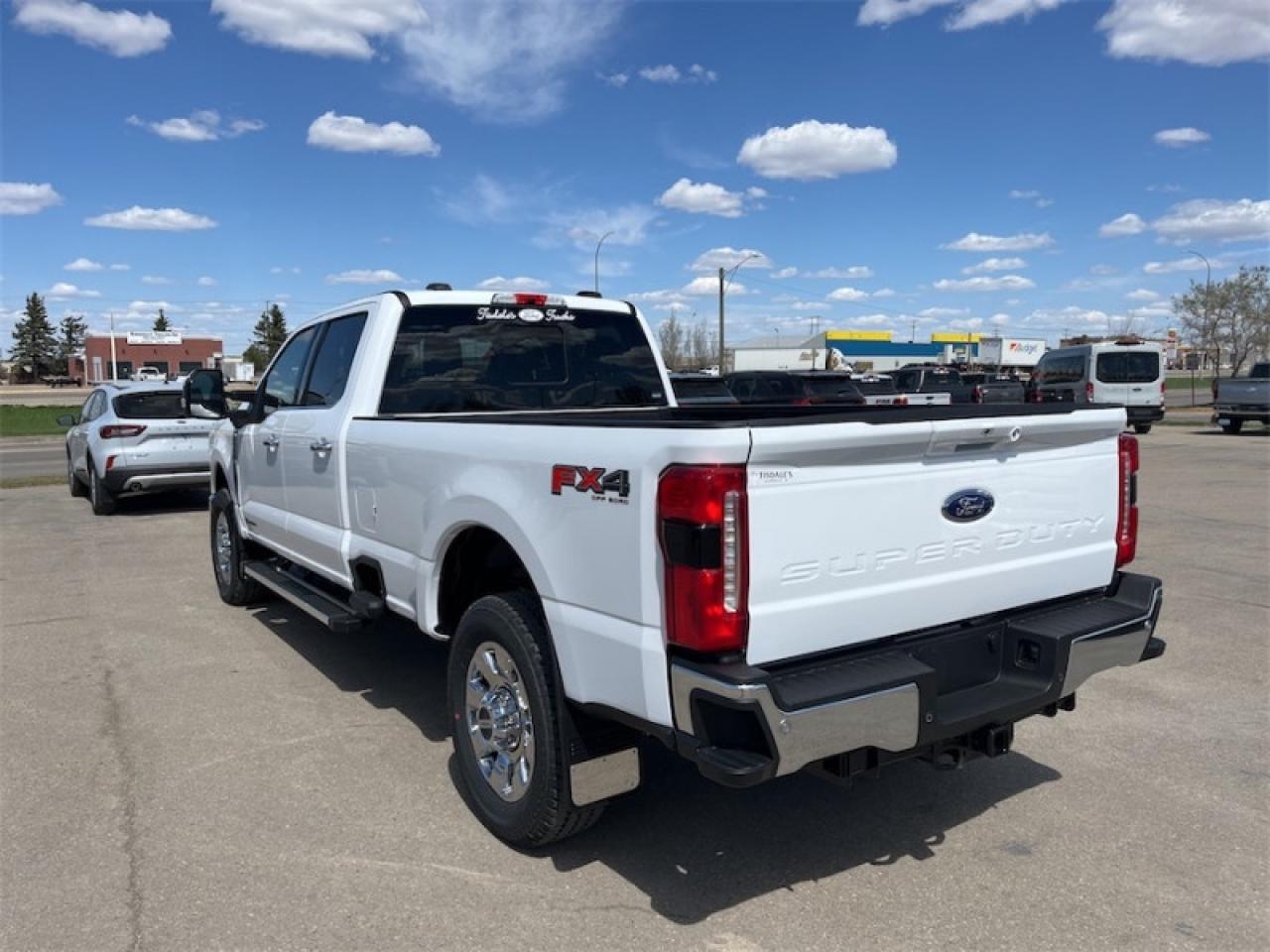 2025 Ford F-350 Super Duty LARIAT  - Tailgate Step Photo5
