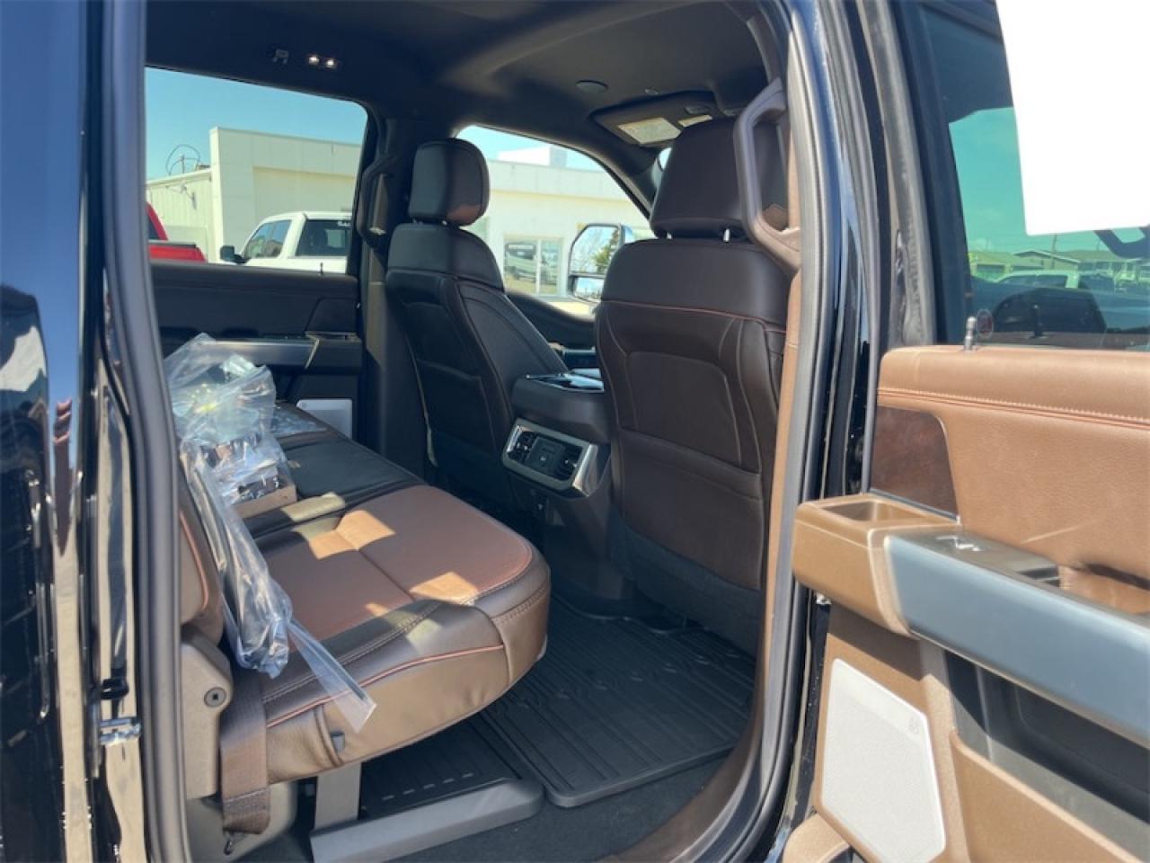 2025 Ford F-350 Super Duty King Ranch Photo5