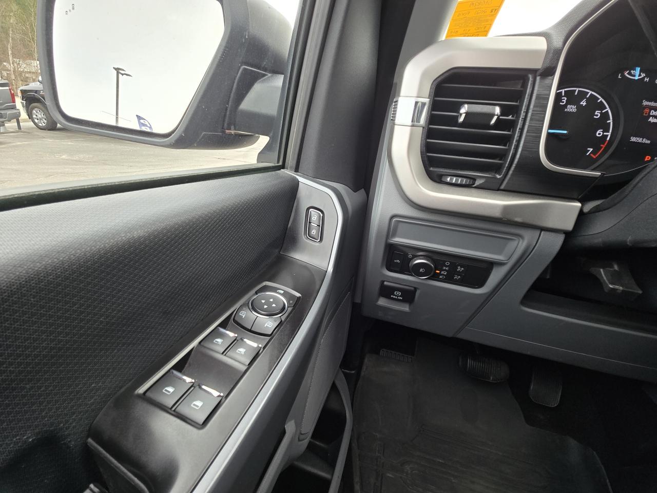 2021 Ford F-150 XLT Photo5