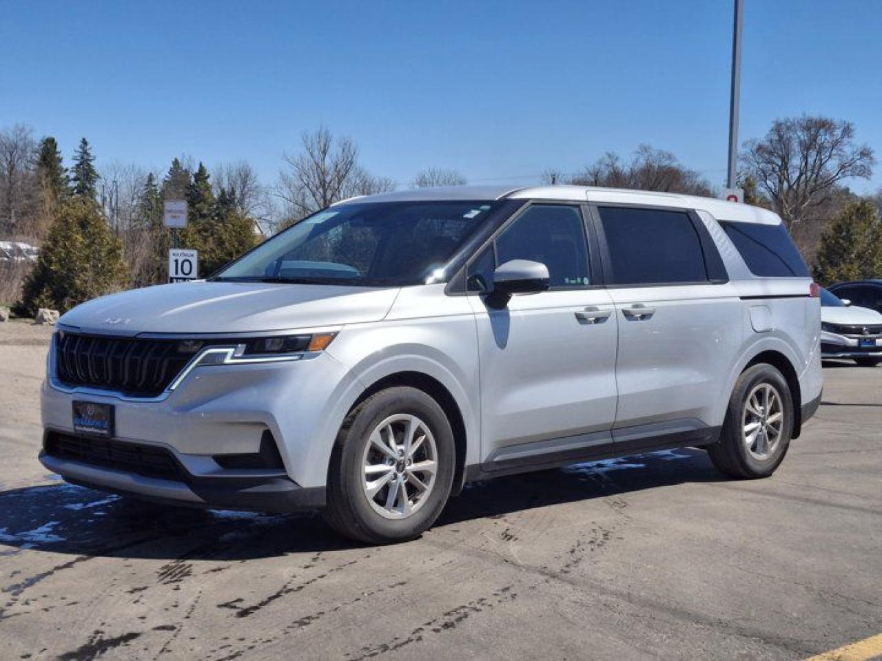 Used 2022 Kia Carnival LX  | 8 Passenger | Reverse Camera | Carplay | Bluetooth | New Tires | New Brakes | Alloys | for sale in Guelph, ON