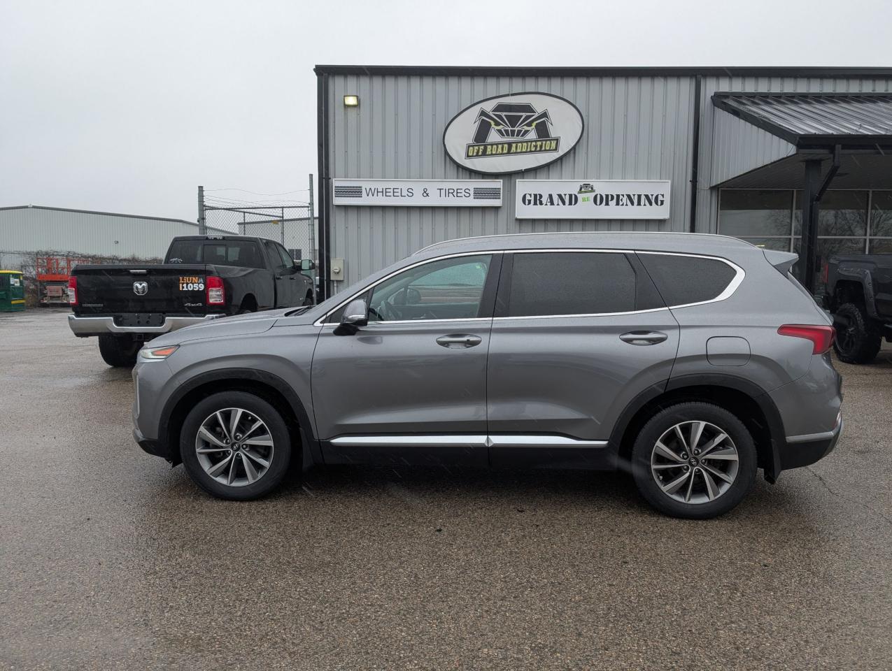 2019 Hyundai Santa Fe  - Photo #2