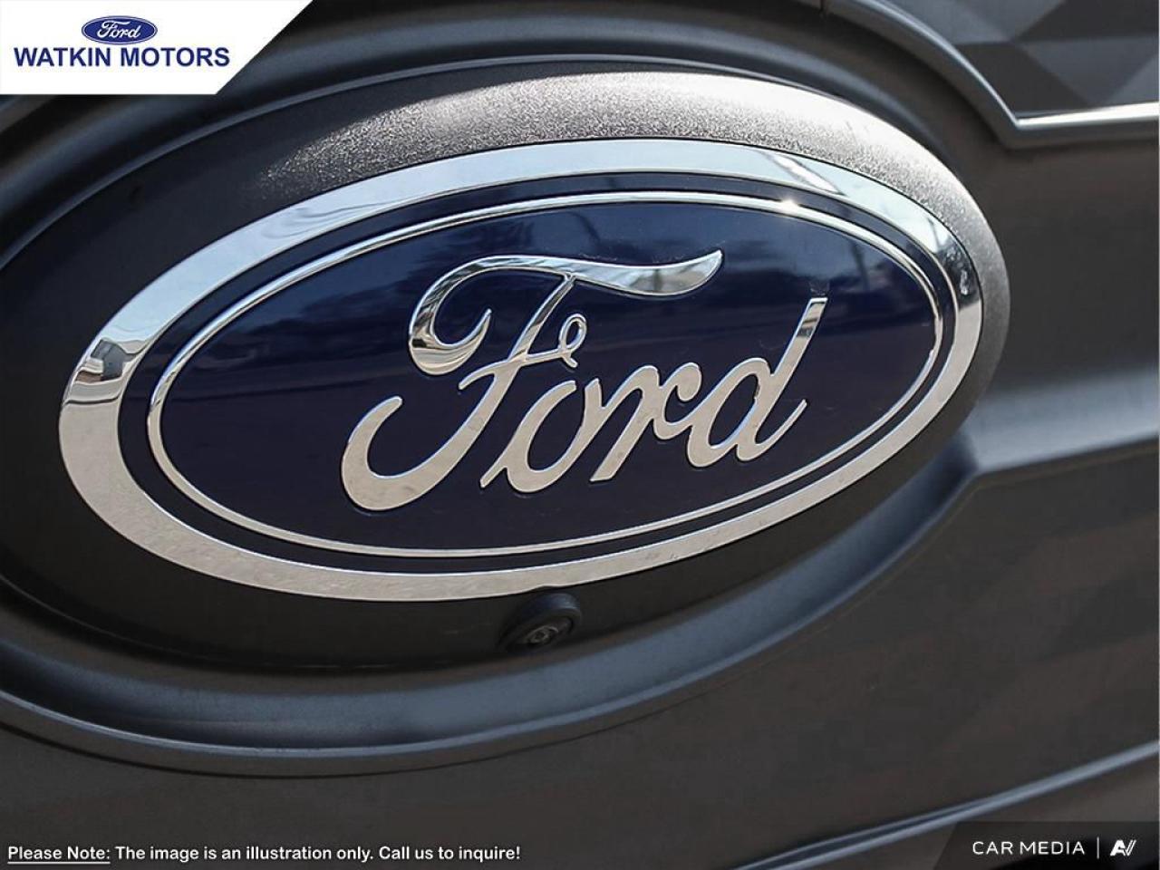 2025 Ford F-150 Lightning LARIAT Photo24