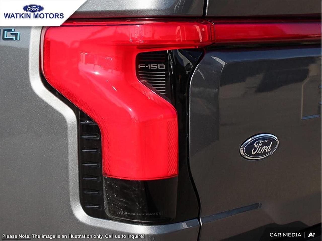 2025 Ford F-150 Lightning LARIAT Photo9
