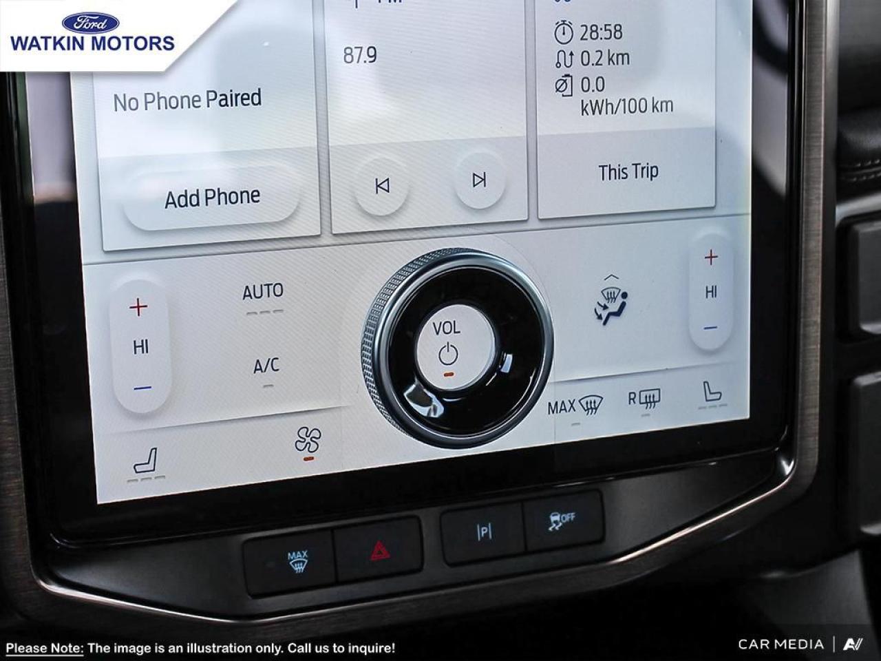 2025 Ford F-150 Lightning LARIAT Photo16