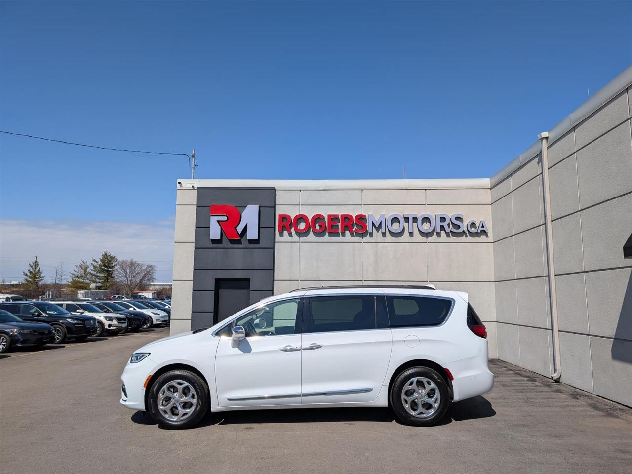 2022 Chrysler Pacifica LTD AWD - PANO ROOF - NAVI - DVD - TECH FEATURES