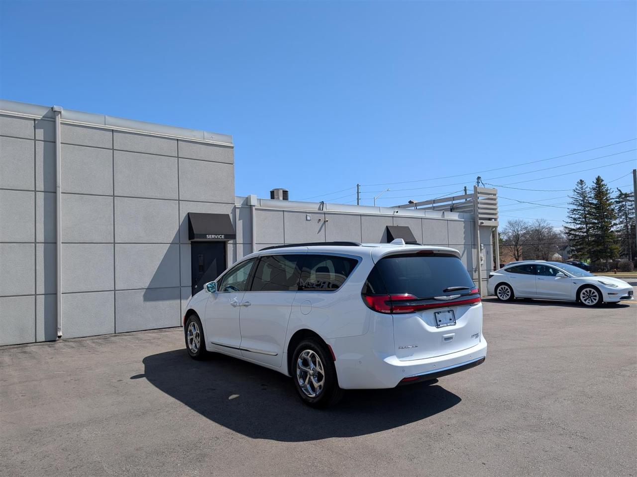 2022 Chrysler Pacifica LTD AWD - PANO ROOF - NAVI - DVD - TECH FEATURES