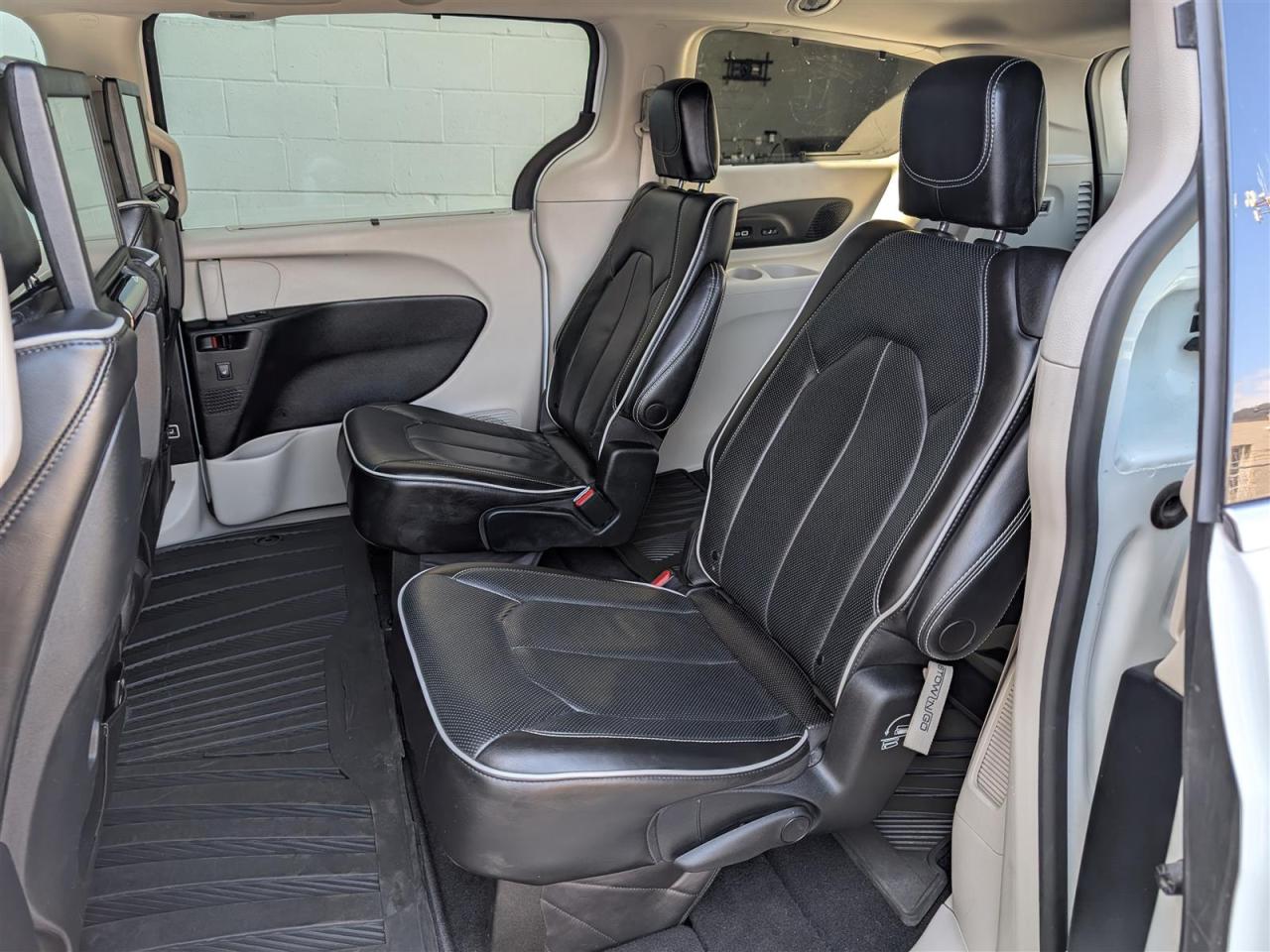 2022 Chrysler Pacifica LTD AWD - PANO ROOF - NAVI - DVD - TECH FEATURES