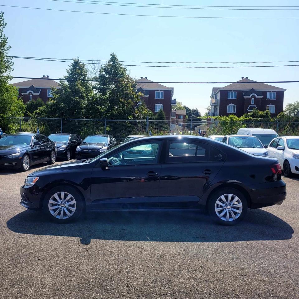 2017 Volkswagen Jetta  - Photo #4