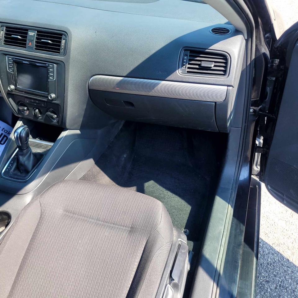 2017 Volkswagen Jetta  - Photo #7