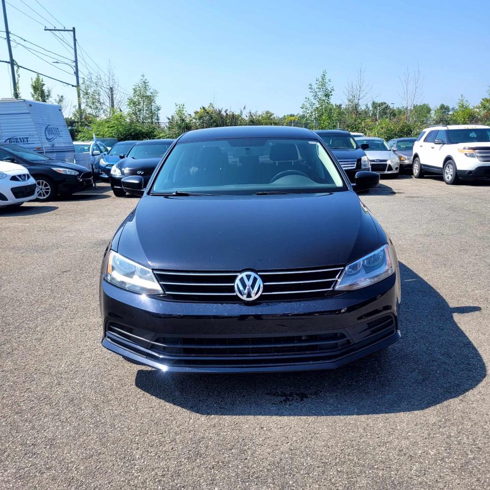 2017 Volkswagen Jetta  - Photo #2