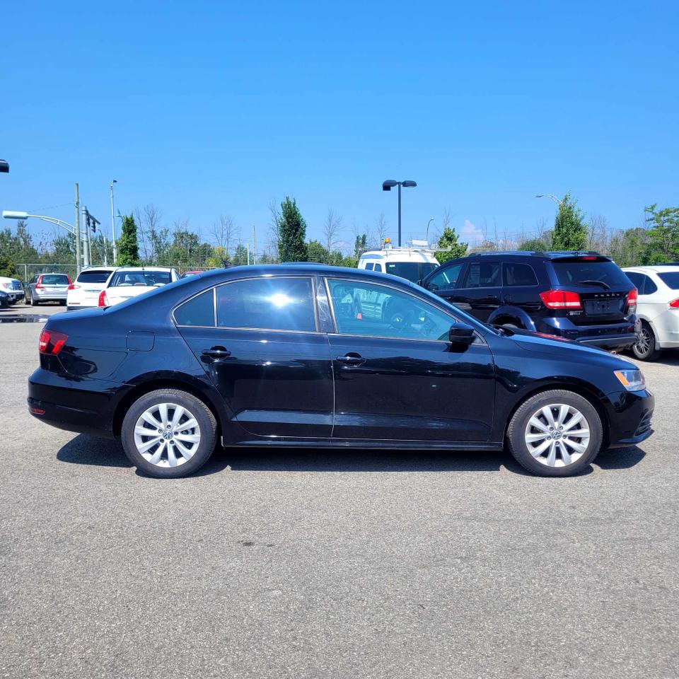2017 Volkswagen Jetta  - Photo #3