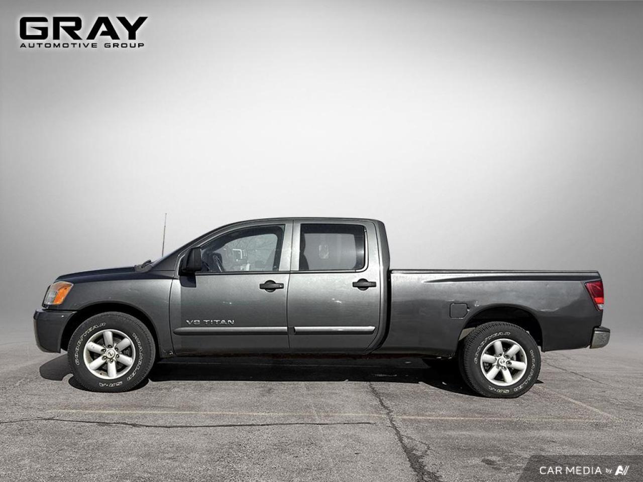 2011 Nissan Titan 5.6L V8/LEATHER/CREW/4x4 - Photo #2