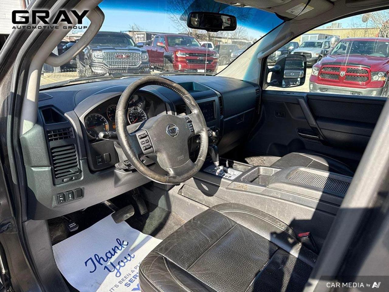2011 Nissan Titan 5.6L V8/LEATHER/CREW/4x4 - Photo #9