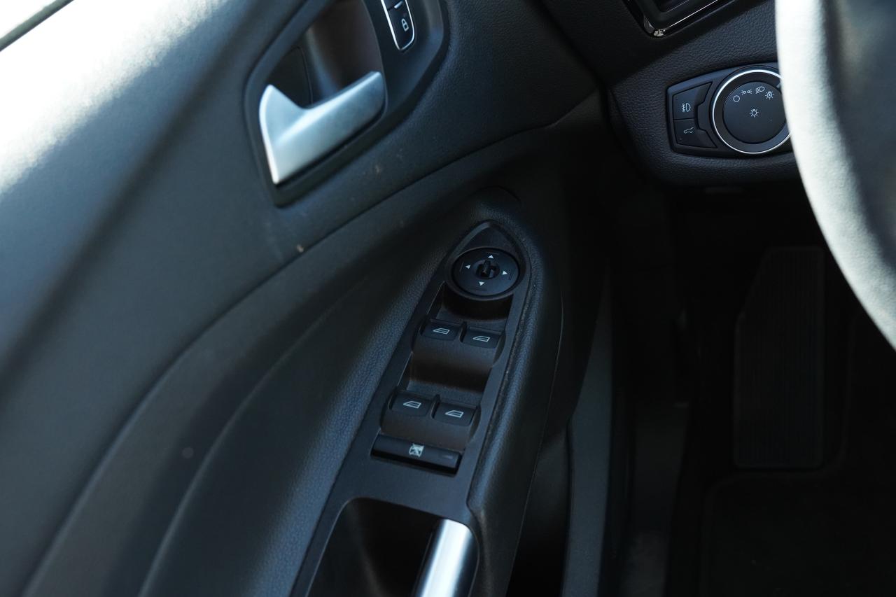 2018 Ford Escape SEL 4WD - Photo #16