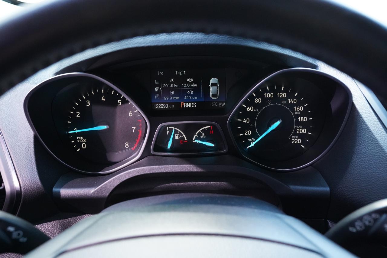 2018 Ford Escape Titanium 4WD - Photo #16