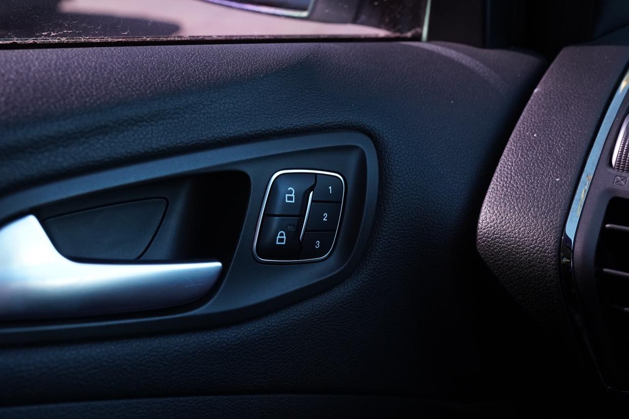 2018 Ford Escape Titanium 4WD - Photo #17