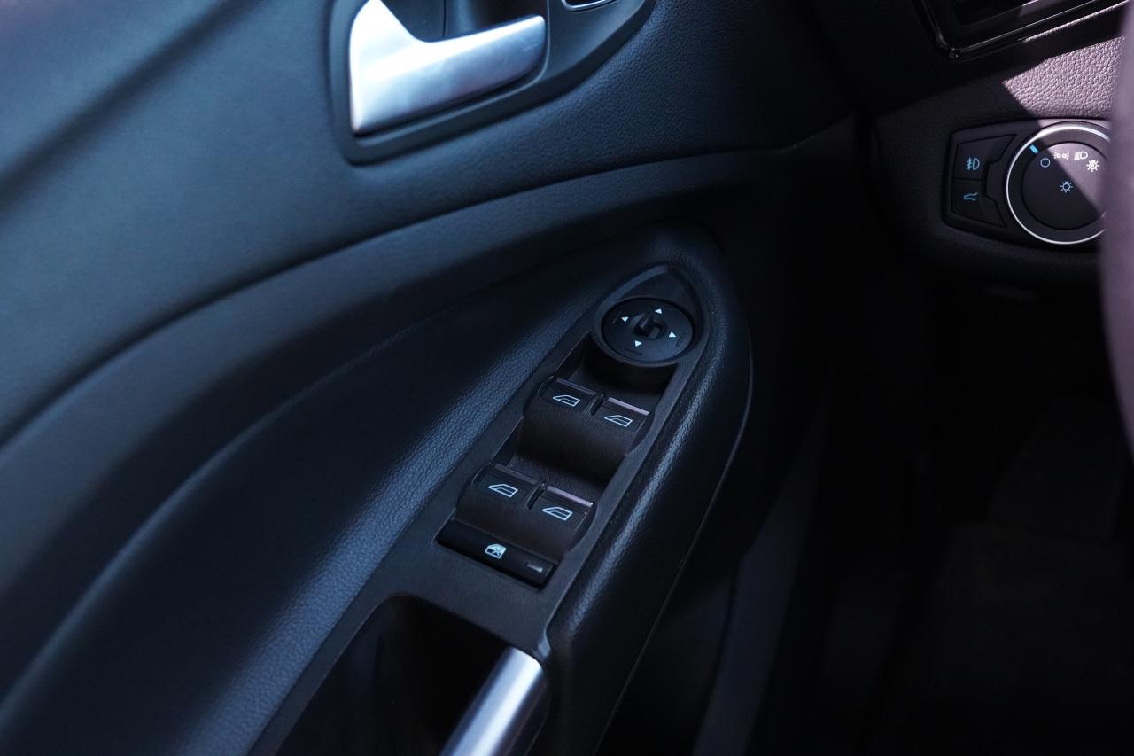 2018 Ford Escape Titanium 4WD - Photo #14