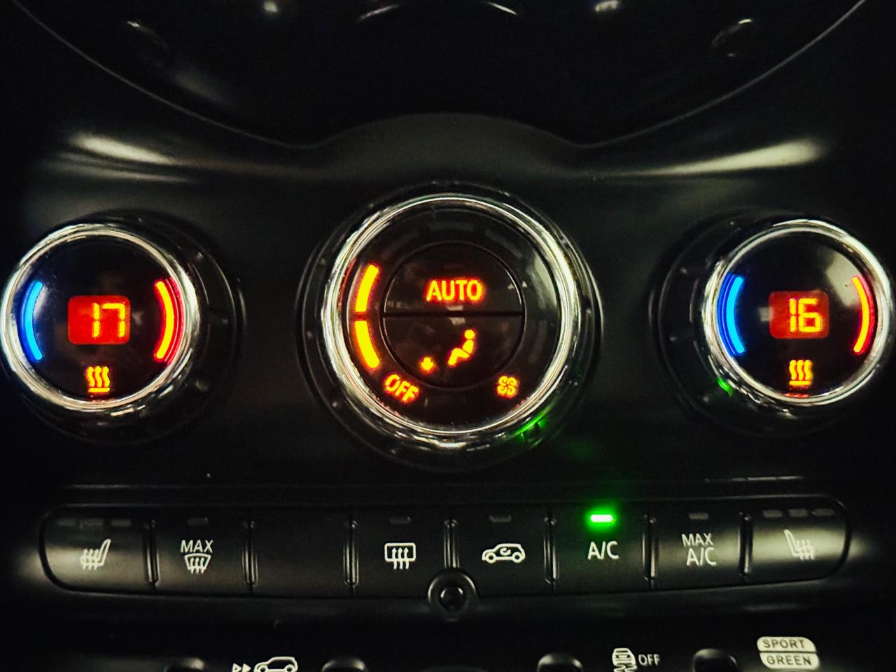 2021 MINI Cooper SE - Photo #16