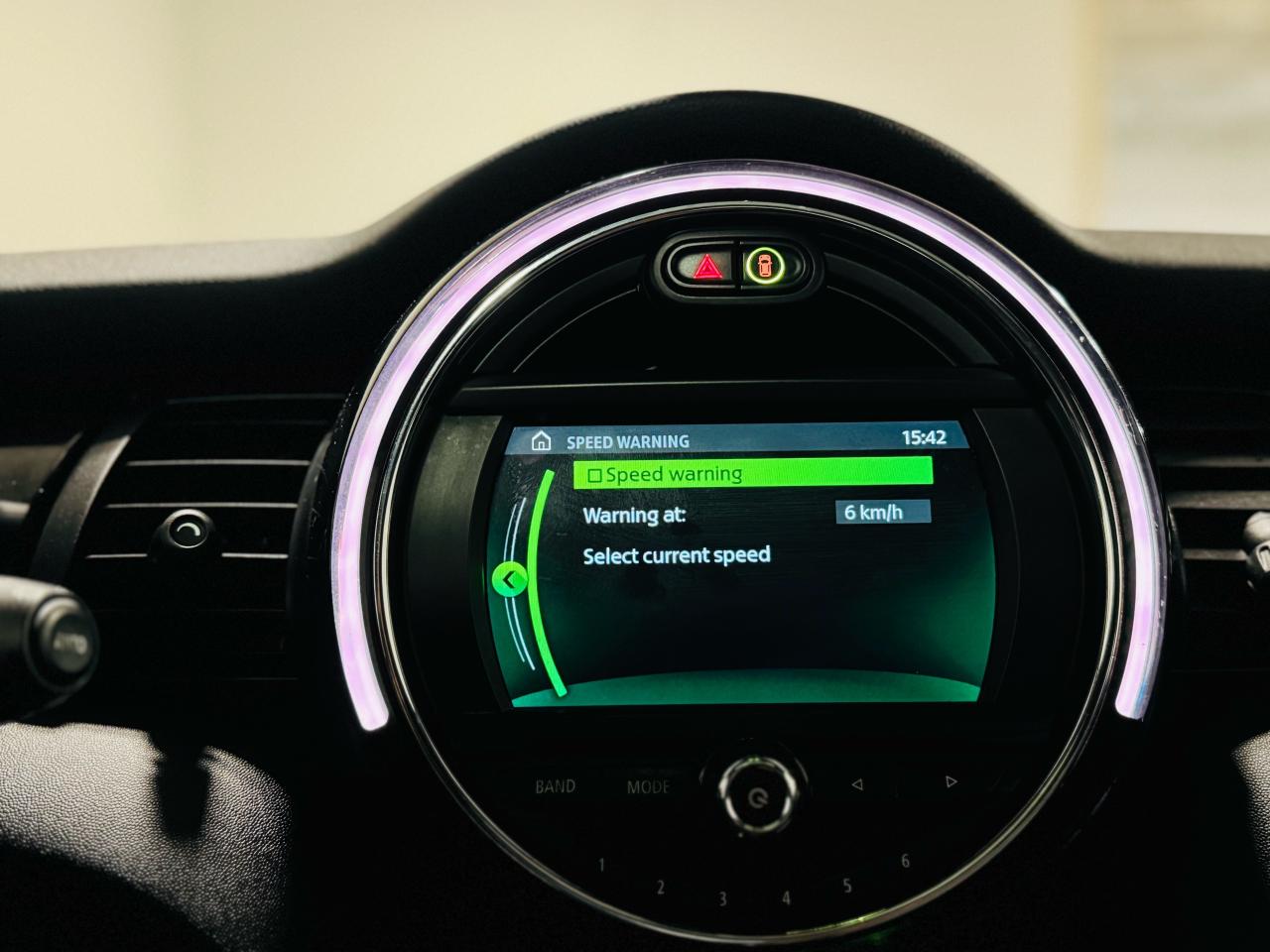 2021 MINI Cooper SE - Photo #20