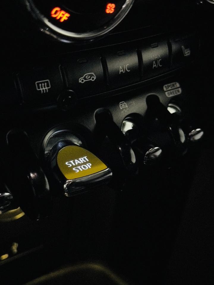 2021 MINI Cooper SE - Photo #14