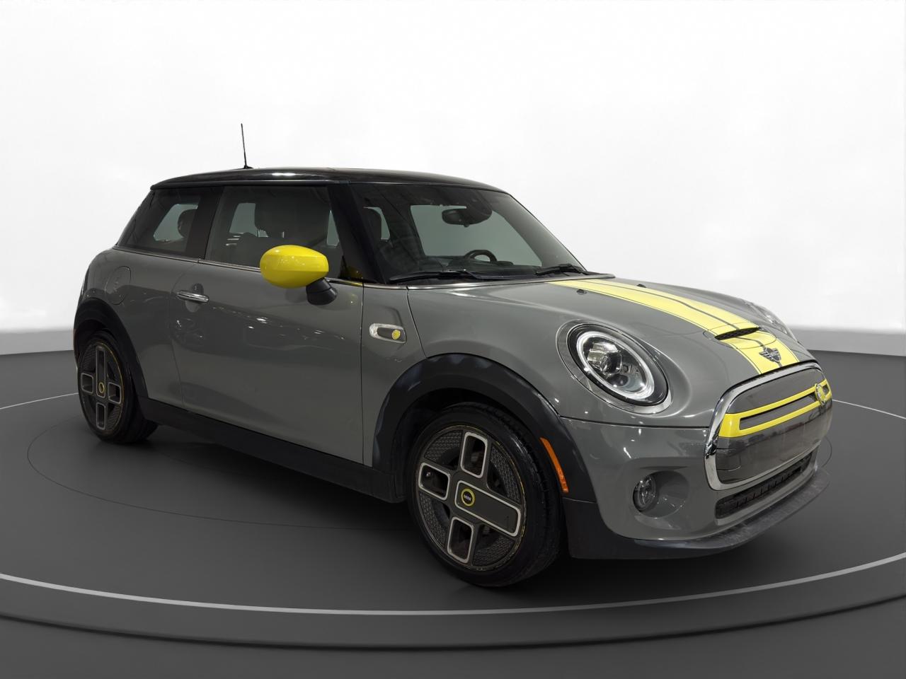2021 MINI Cooper SE - Photo #3