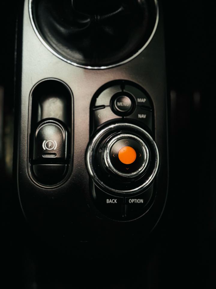 2021 MINI Cooper SE - Photo #15
