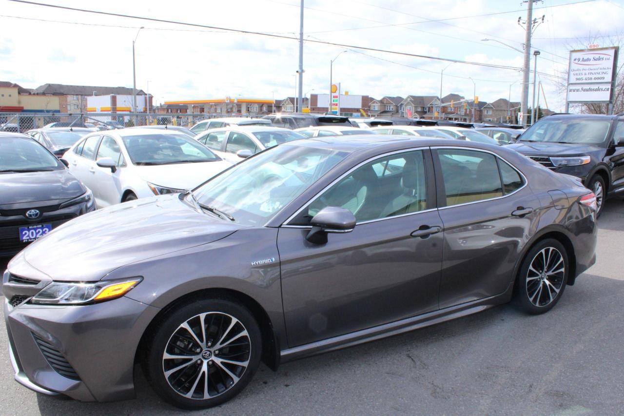 2020 Toyota Camry Hybrid SE Auto - Photo #2