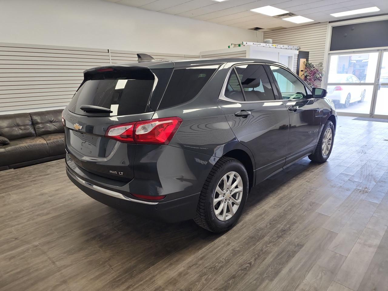 2020 Chevrolet Equinox LT Photo3