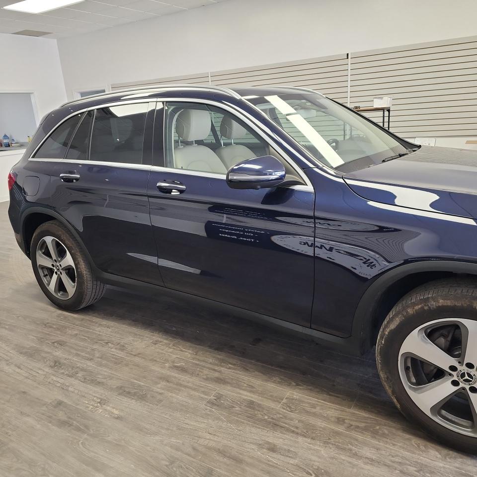 2017 Mercedes-Benz GL-Class GLC 300 Photo3