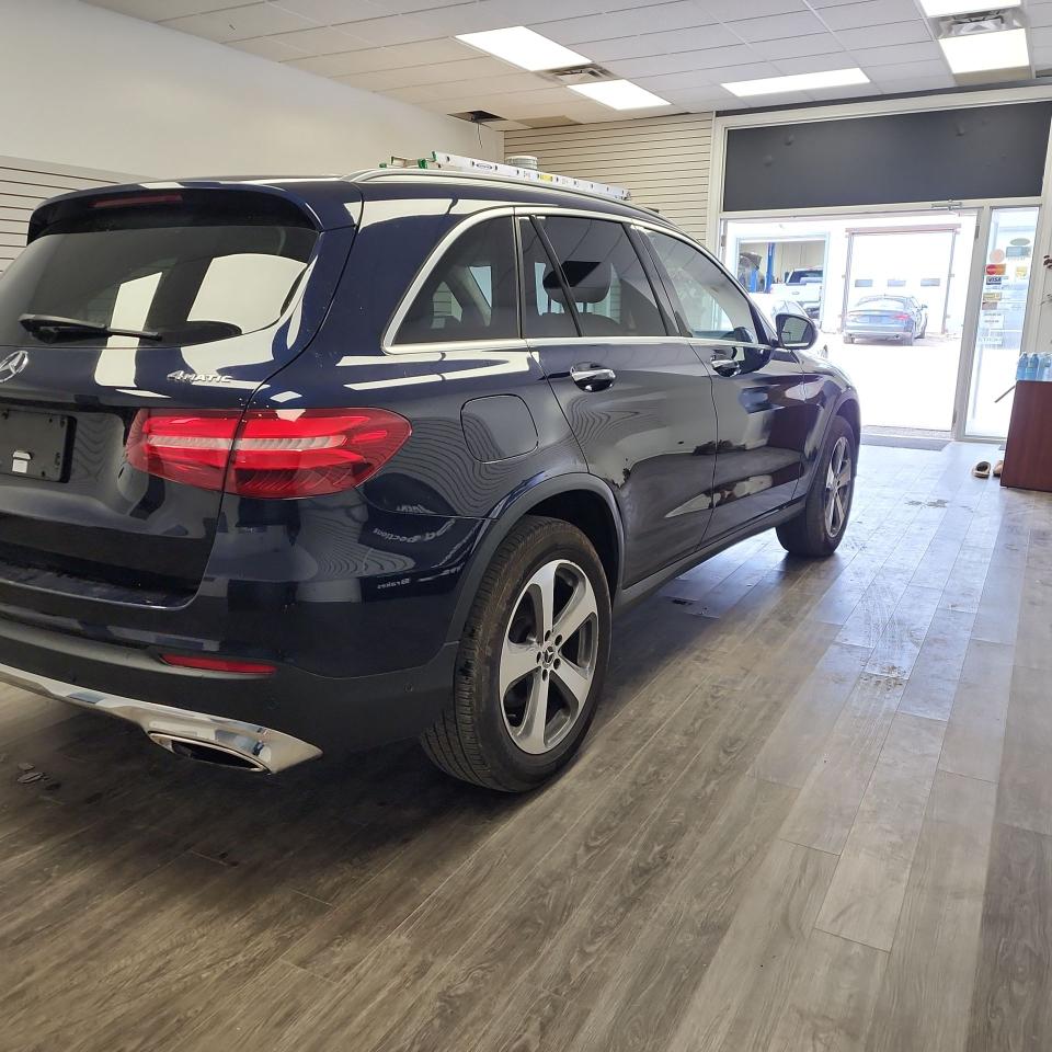 2017 Mercedes-Benz GL-Class GLC 300 - Photo #7
