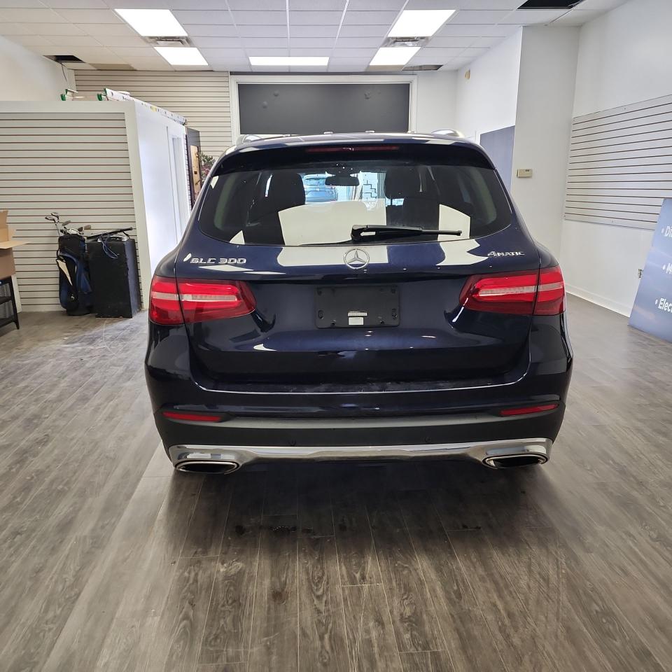 2017 Mercedes-Benz GL-Class GLC 300 - Photo #8