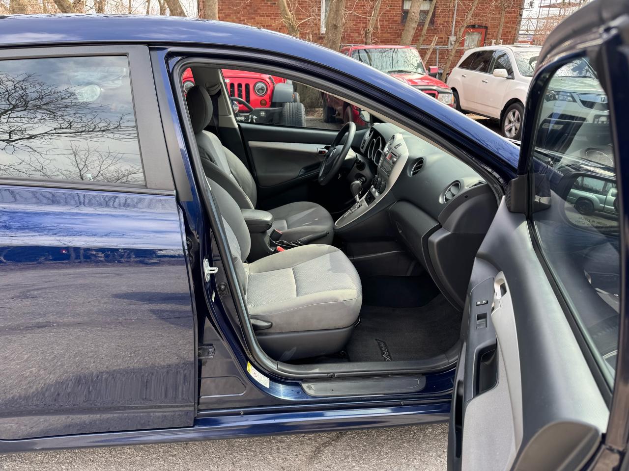 2009 Toyota Matrix XR 2.4L - Auto - Photo #16