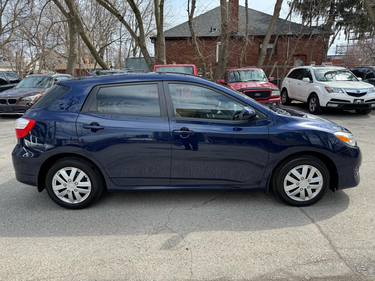 2009 Toyota Matrix XR 2.4L - Auto - Photo #6