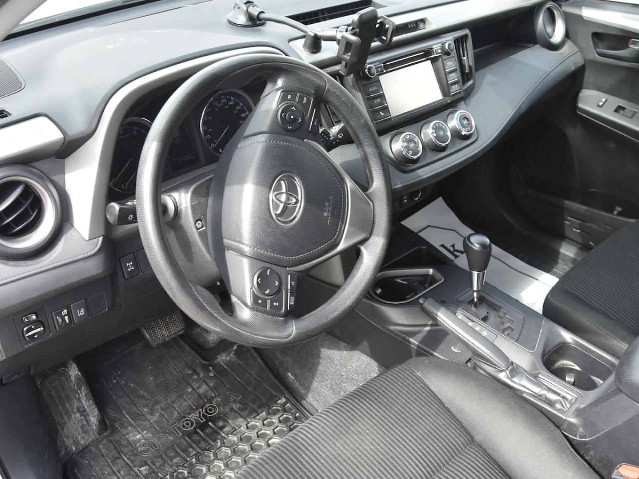 2018 Toyota RAV4 LE - Photo #5