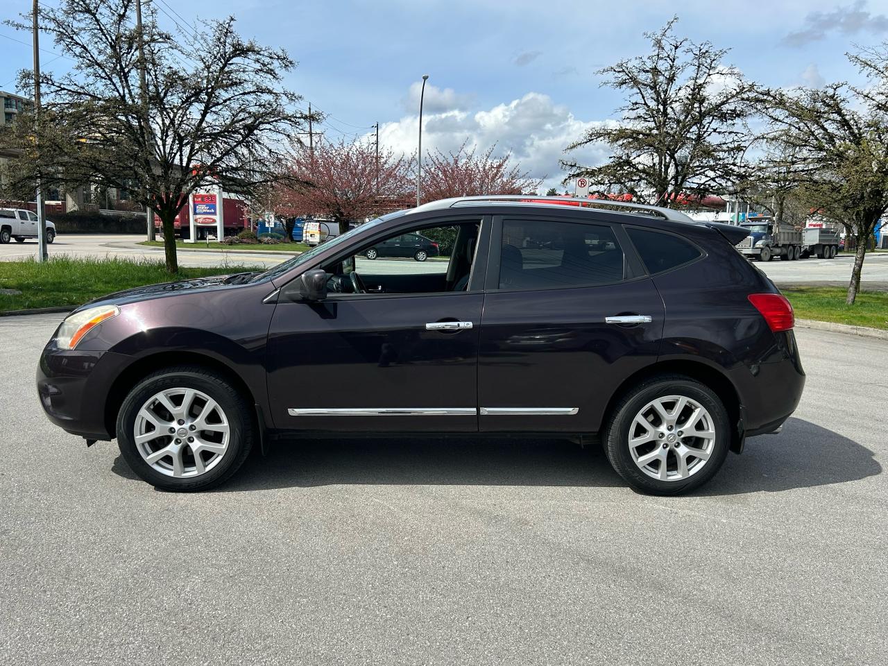 2012 Nissan Rogue SL - Photo #2