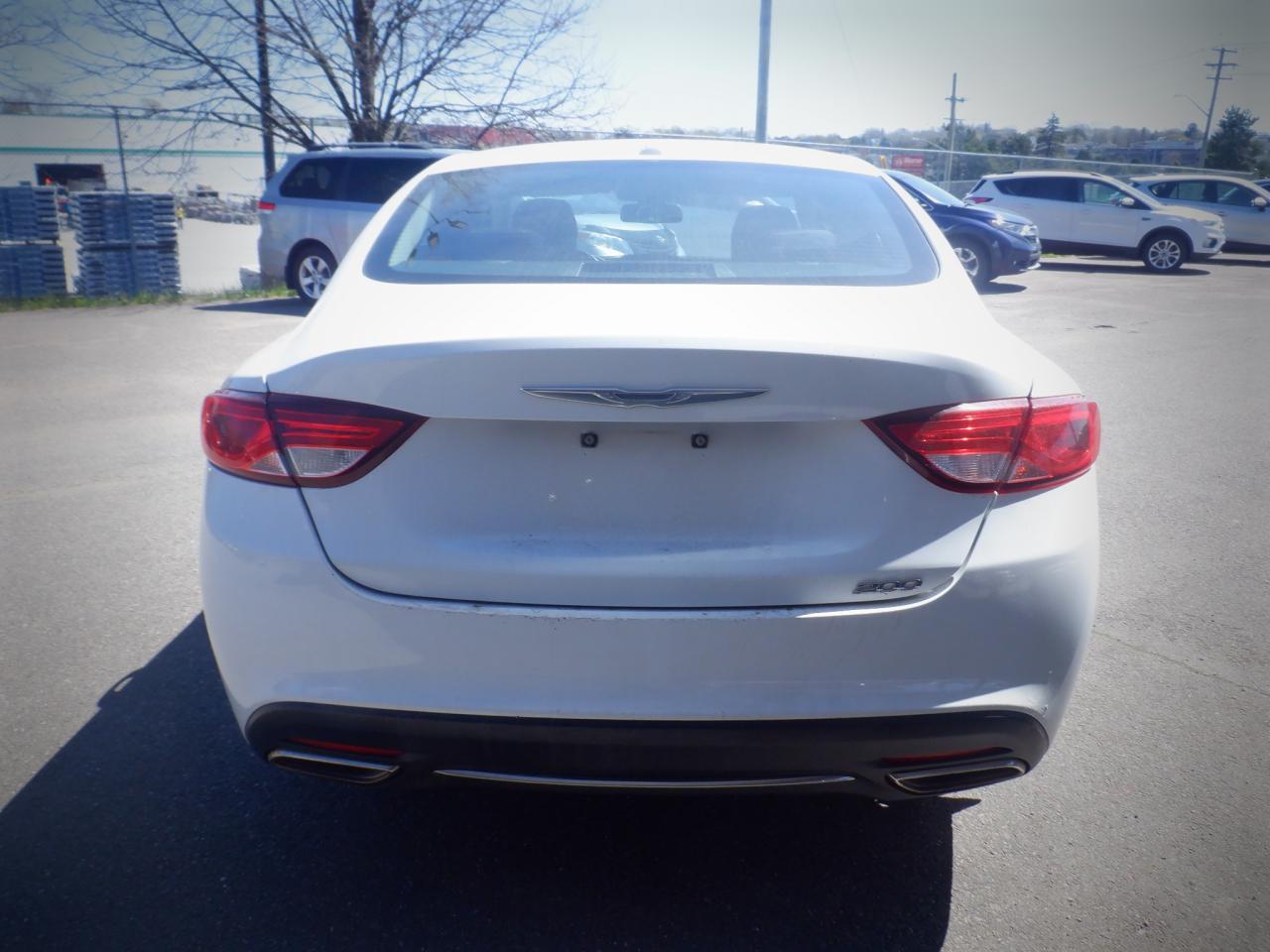 2015 Chrysler 200 Limited - Photo #8