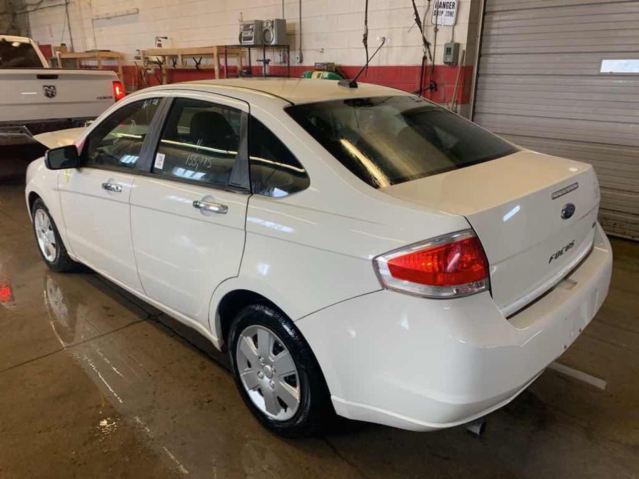 2011 Ford Focus SE - Photo #6
