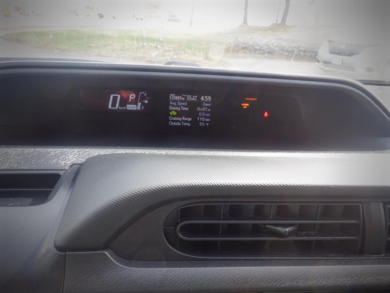 2015 Toyota Prius c Technology - Photo #6