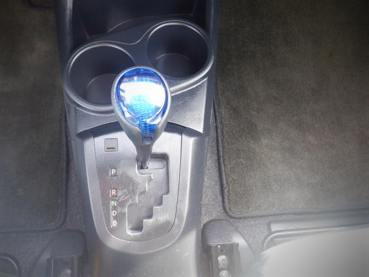 2015 Toyota Prius c Technology - Photo #8