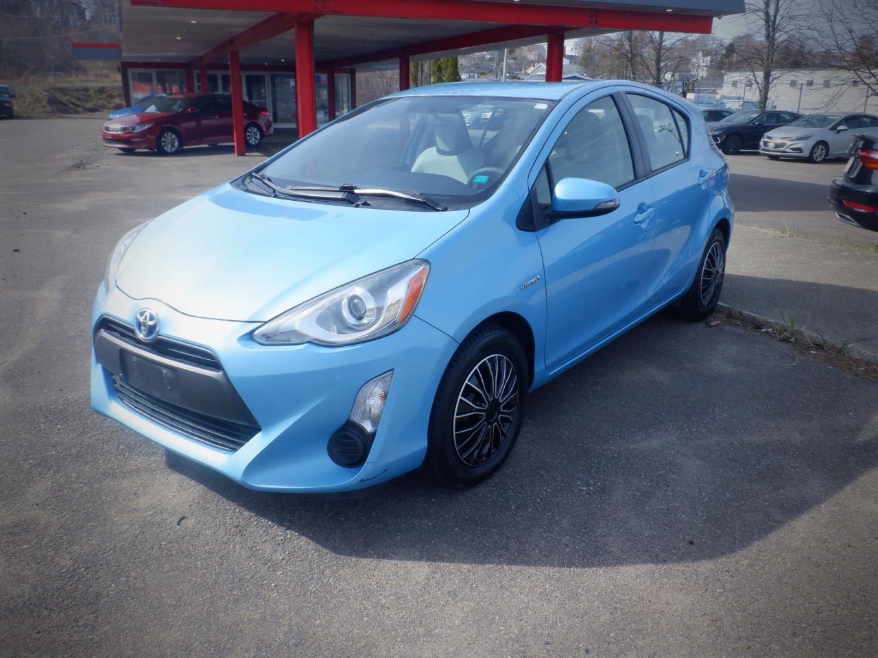 2015 Toyota Prius c Technology - Photo #3