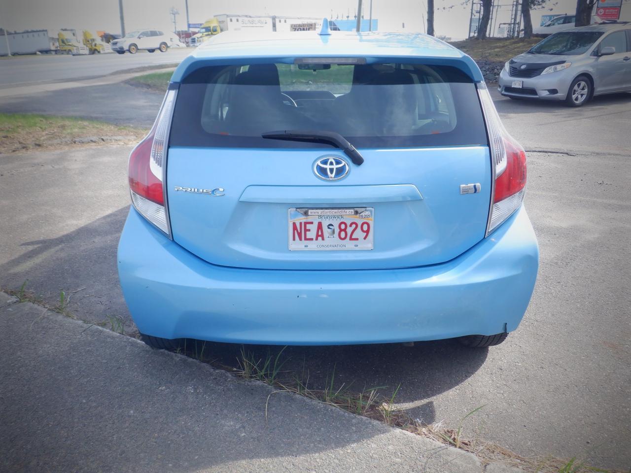 2015 Toyota Prius c Technology - Photo #10
