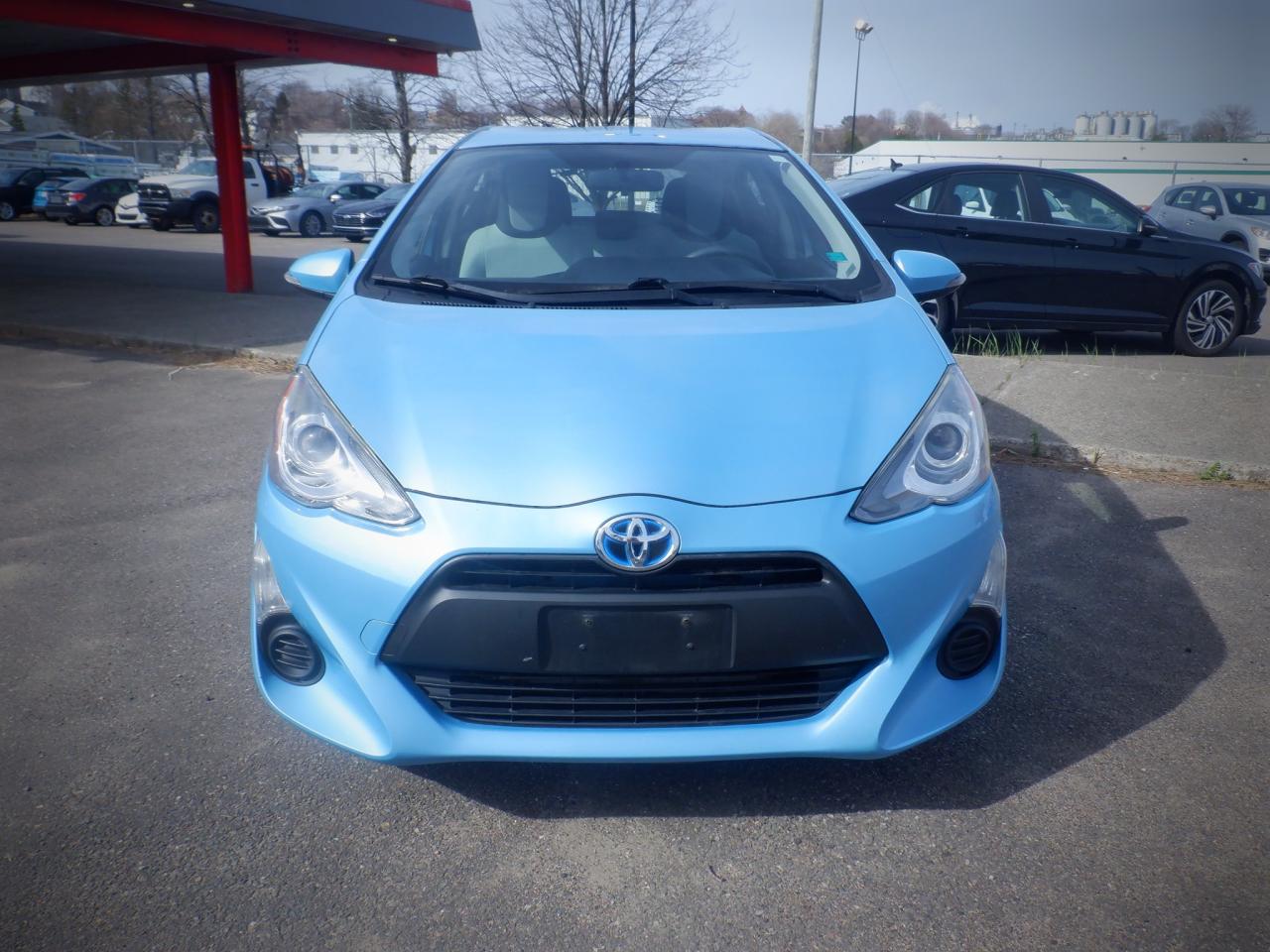 2015 Toyota Prius c Technology - Photo #2