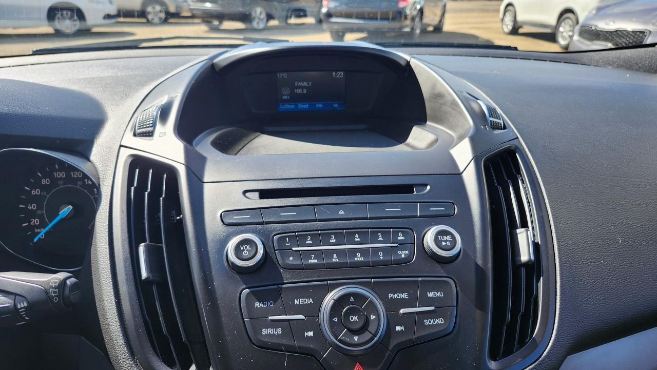 2018 Ford Escape SE 4WD Bu Cam, Htd seats, Blth - Photo #12