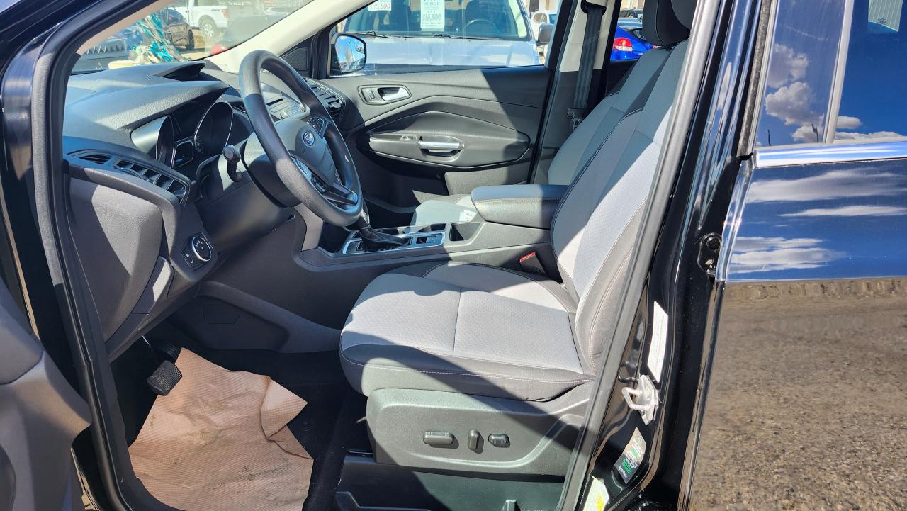 2018 Ford Escape SE 4WD Bu Cam, Htd seats, Blth - Photo #9