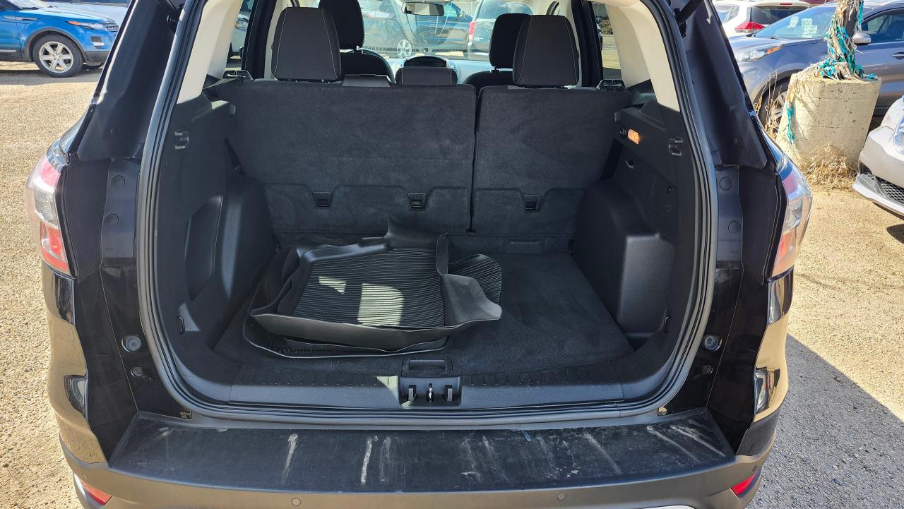 2018 Ford Escape SE 4WD Bu Cam, Htd seats, Blth - Photo #5