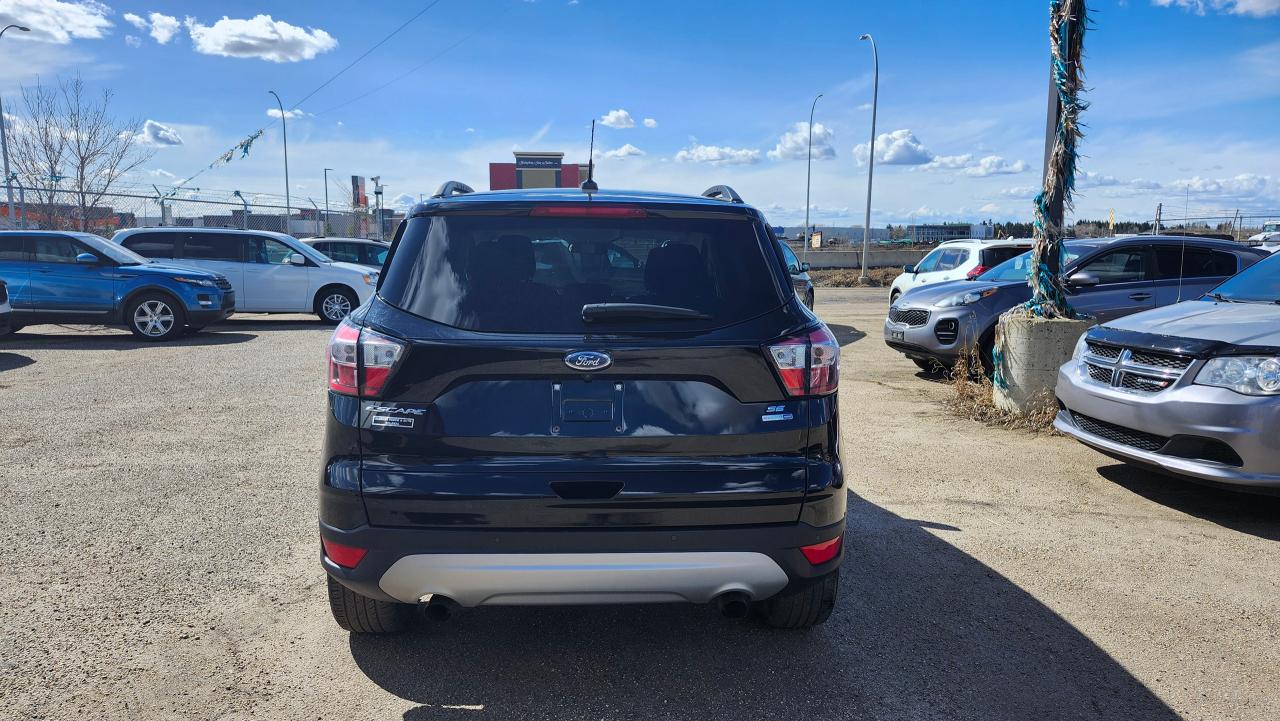 2018 Ford Escape SE 4WD Bu Cam, Htd seats, Blth - Photo #4