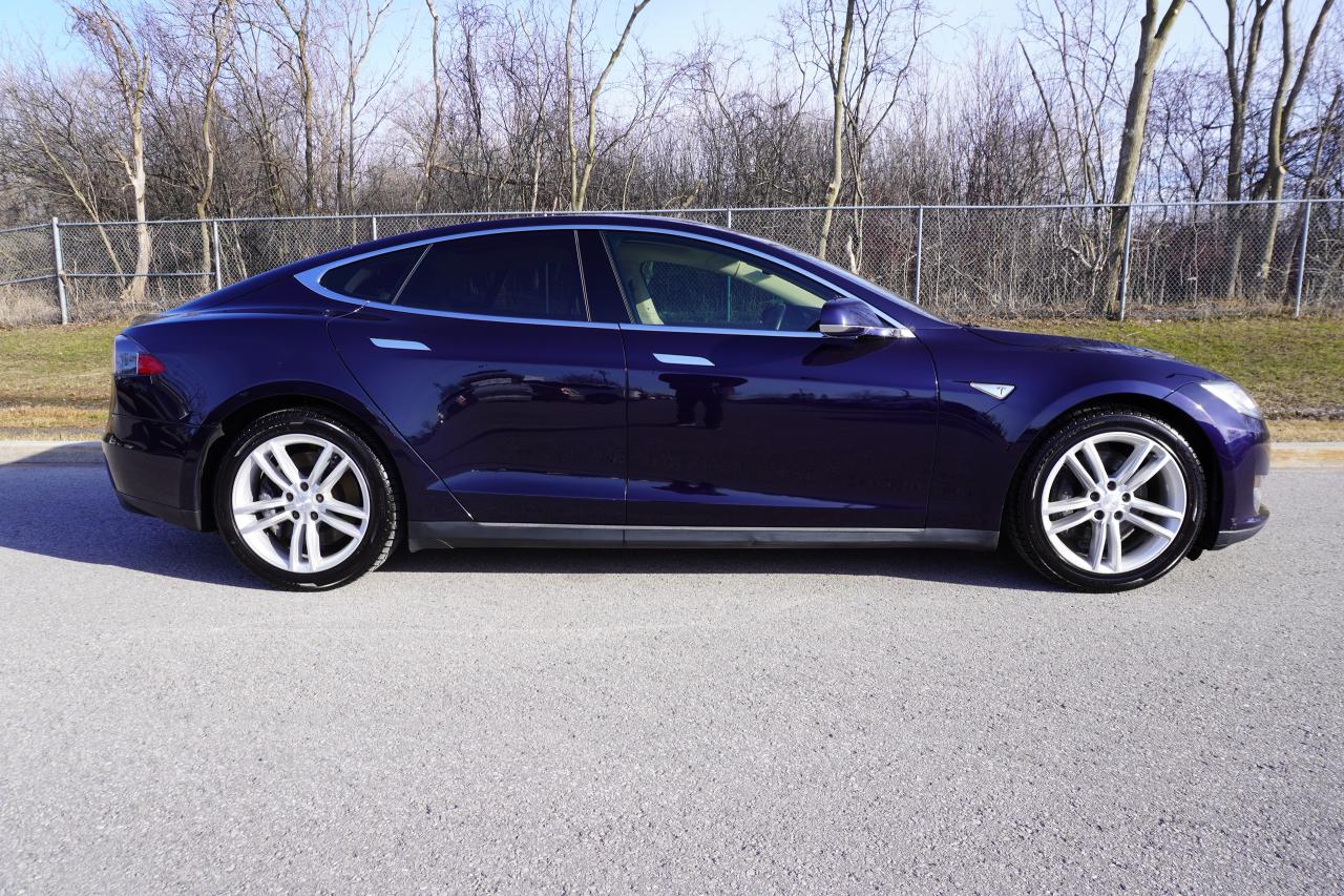 2013 Tesla Model S NO ACCIDENTS / LOCAL / LOW KM'S / 7 PASS / 60 RWD Photo4